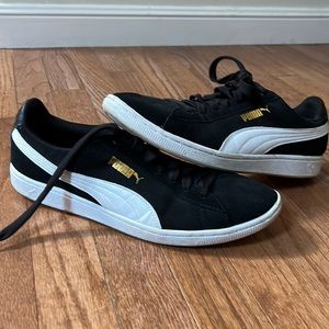 Puma sneakers. Size 8